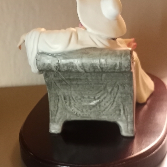 ICART Elegant Heirloom Tradition Collectible Figurine 2144-7,500 - Picture 7 of 10